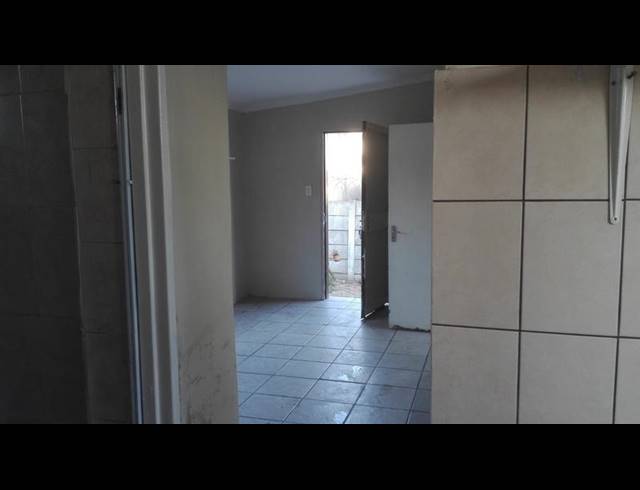 1 BEDROOM PROPERTY TO RENT IN SELECTION PARK